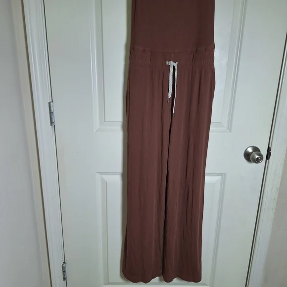 Vuori Lux At Ease Women's Jumpsuit Size Medium - Picture 2 of 5